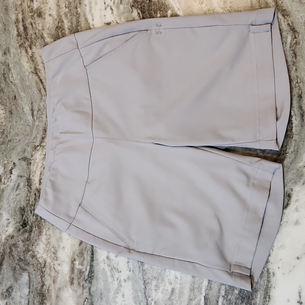 Under Armour pull-on light gray shorts